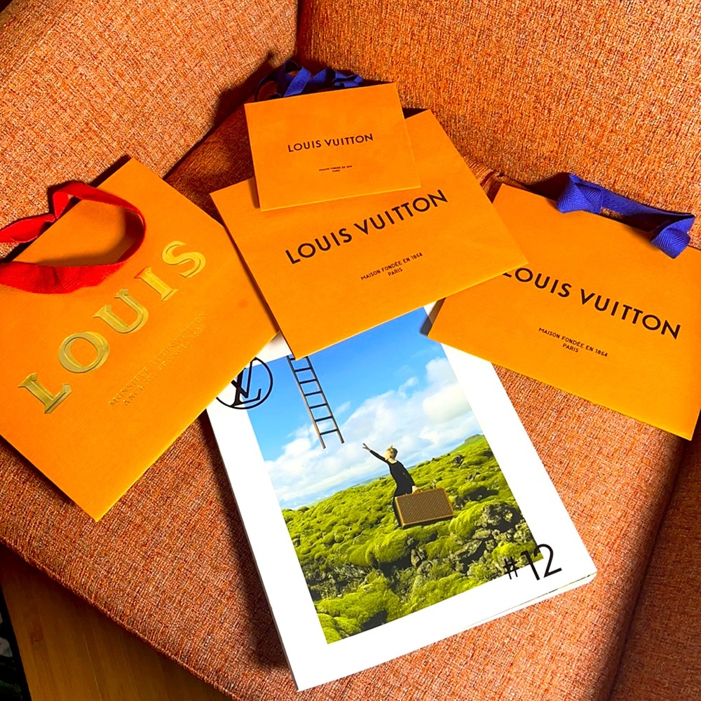 Louis Vuitton bags & magazine! 4 LV gift bags & magazine dedicated to travel